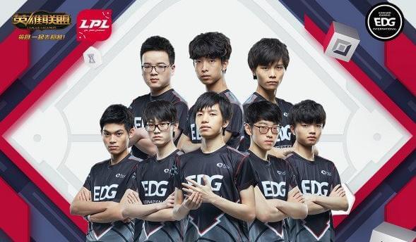 迫使国王在 迫使国王在