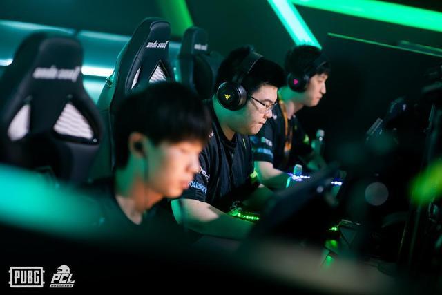 外野长传 外野长传